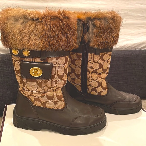 (SOLD) Coach Boots size 6.5 - Picture 3 of 6
